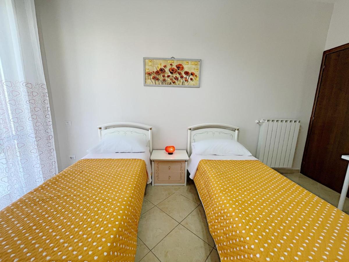 كاستيلاّماري دي ستا Flavia Apartment المظهر الخارجي الصورة